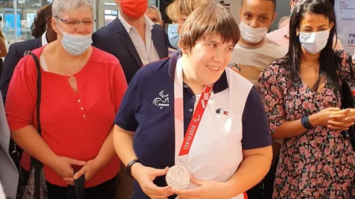 En vidéo : l’accueil chaleureux pour la médaillée paralympique Léa Ferney